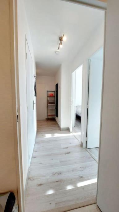 Cosy Home 2, 2 Chambres, 6 Personnes, 3 Min Gare, Parking Cergy Exterior photo
